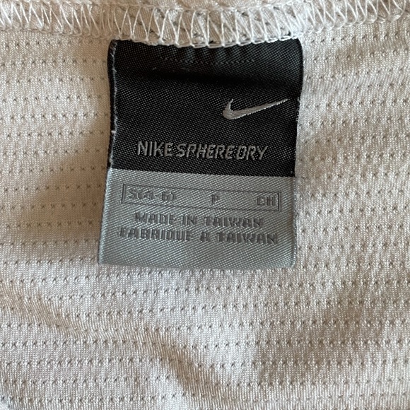 Nike magenta tee - Picture 2 of 3